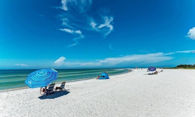 Sarasota Cottage | Lido Key Cottage -Summer Special rate.2 bikes complimentary during stay!