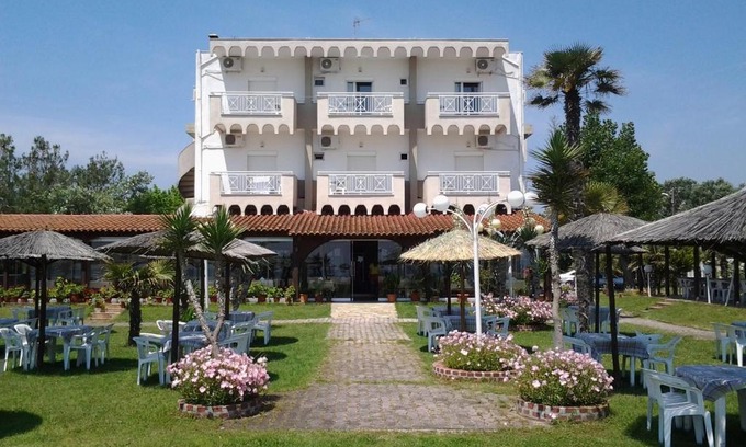 Korinos Hotel | Lidra