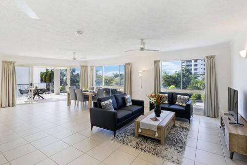 Cullen Bay Apartment | Lifestyle Rich Waterfront Residence with Bay Views