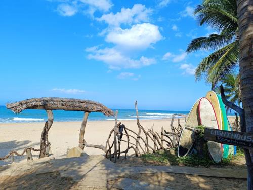 Komari House | Light House Beach Hut