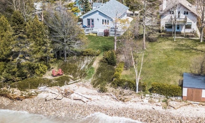 Point Clark Cottage | Lighthouse Hideaway️ Serene Lake Views