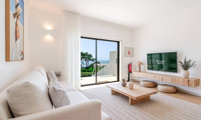 Carreco House | Lighthouse View by Portugal Active