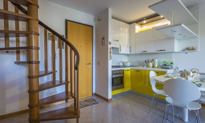 Lignano Sabbiadoro Apartment | Lignano Sabbiadoro Flat with Garage