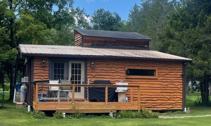Ligonier Cabin | Ligonier Creekside Cabin in Laurel Highlands
