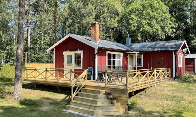 Bjurholm Cottage | Lillarmsjö-cottage, cottage with lake view.
