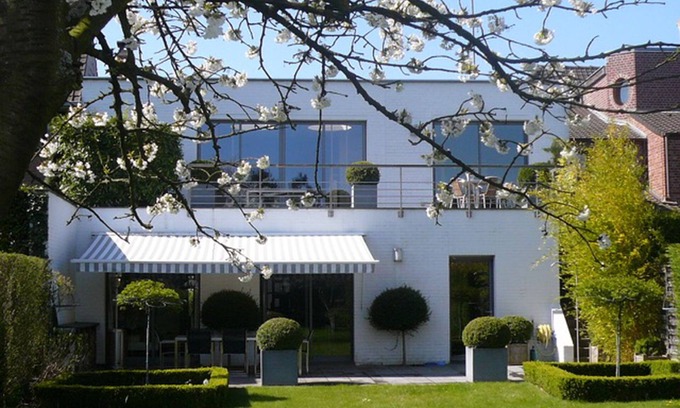 Marcq-en-Baroeul Apartment | Lille. Marcq in baroeul. Large garden . 10 minutes from Lille center and the metro