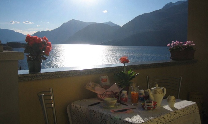 Dervio House | Lilli - House on the lake - Corenno Plinio, Medieval village of a thousand steps.