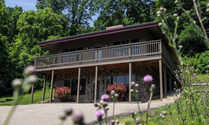 Logan Cabin | Lily Pad - Hosted by The Chalets