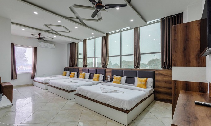 Vrindavan Hotel | Lime Tree Hotel and Banquet Vrindavan