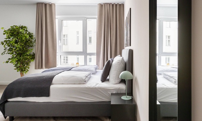 Tempelhof Apartment | Limehome Berlin Luise-Henriette-Str.
