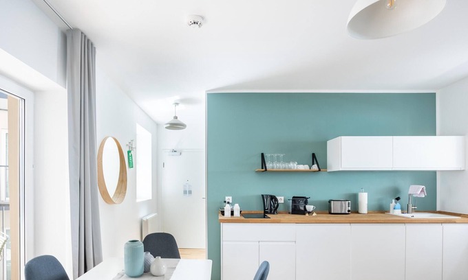 Zentrum-West Apartment | limehome Leipzig Jahnallee | Suite L +balcony (LT)