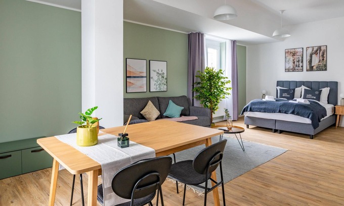 Lebenstedt Apartment | limehome Salzgitter | Suite with sofa bed (LT)