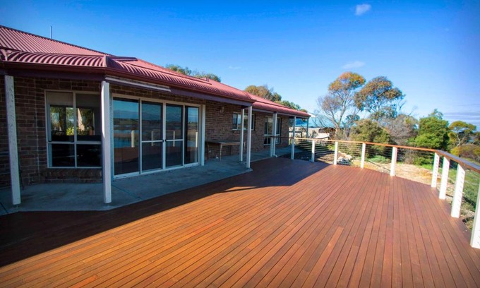 Seymour House | Limestone Ridge