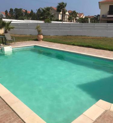 Oroklini Villa | Limni Pool House B
