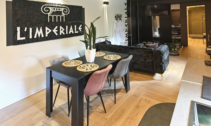 Sainte-Suzanne Apartment | Limperiale Room Jacuzzi