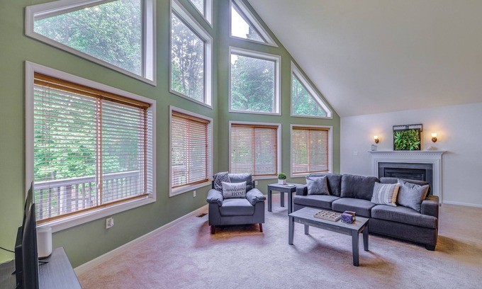 Linden House | Linden Family Home w/Yard < 5 Mi to Wineries!