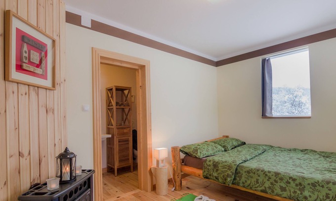 Velika Plana Apartment | Linden Tree Retreat & Ranch