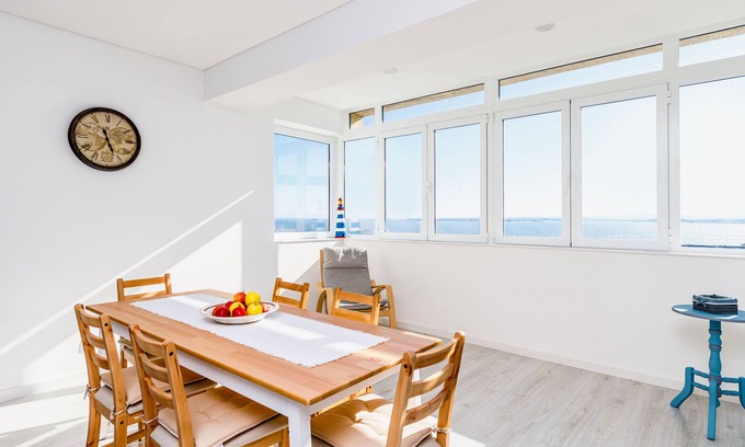 Cacilhas Apartment | Lindo Apartamento a 10 Minutos de Lisboa com Explêndidas Vistas Sobre o rio Tejo