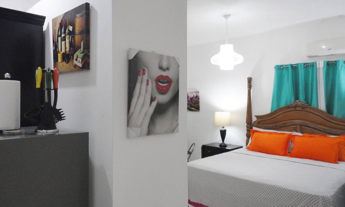 Ocho Rios Apartment | LINDOSIA #5 - CHEAP 'N' NICE - OCHO RIOS - Free Wifi, Cable TV, Parking