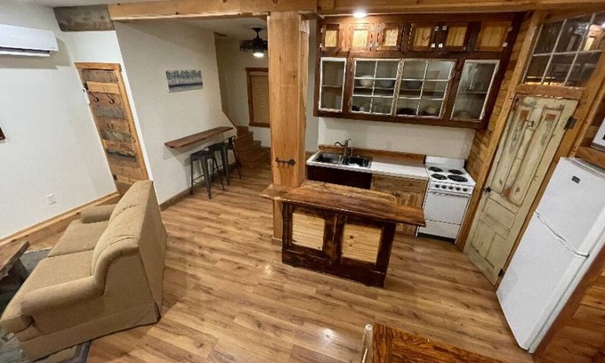 Linglestown House | Linglestown Apartment. Washer & dryer, free parking, 15 minutes to Hershey!