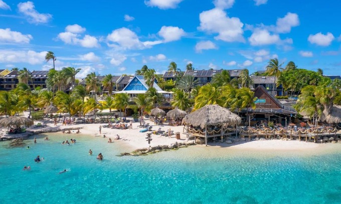Willemstad Resort | LionsDive Beach Resort