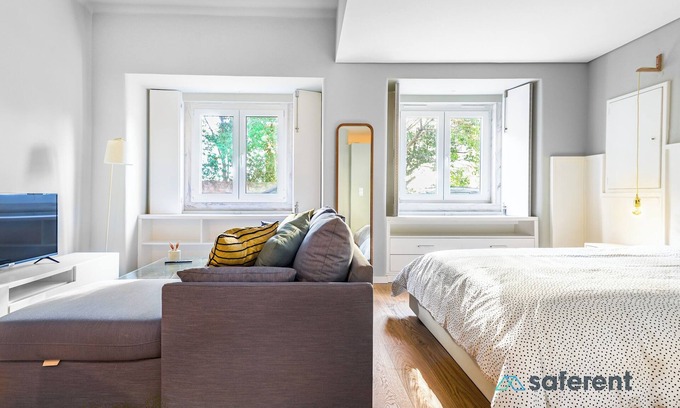 Lisbon Old Town Apartment | LIS003 · Charming Studio +Netflix +Washing machine