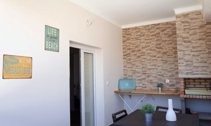Costa de Caparica Apartment | Lisbon Beach Apartments 2. Beach 500 Mts, terrace, barbecue, pets welcome.