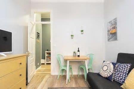 Santa Engracia Apartment | Lisbon Charming Apartment