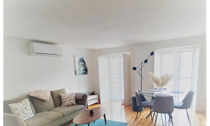 Santa Catarina Apartment | Lisbon House Misericordia