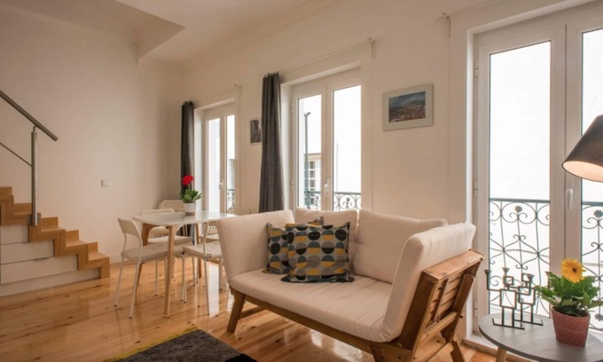 Santos Apartment | Lisbon Lisbon Lapa, downtown, WIFI, air conditioner, 2 bathrooms