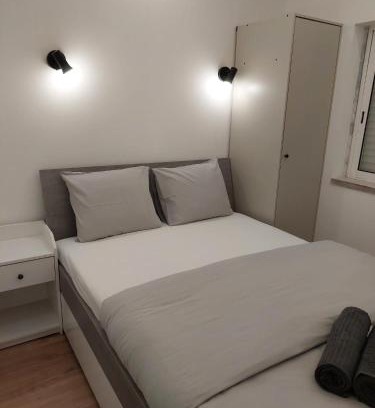 Cacilhas House | Lisbon South Bay Rooms