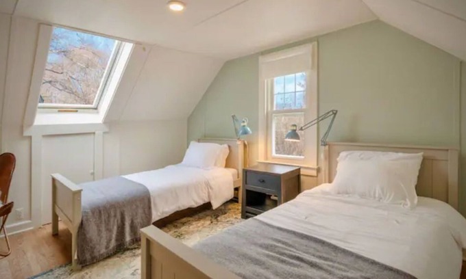 Torrington Cottage | Litchfield - Hot Tub - Mohawk Mountain - Fireplace