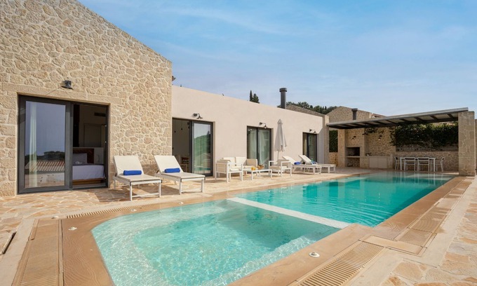 Kavvadades Villa | Lithari Tessera - Luxury Villa in Kavvadades, Corfu