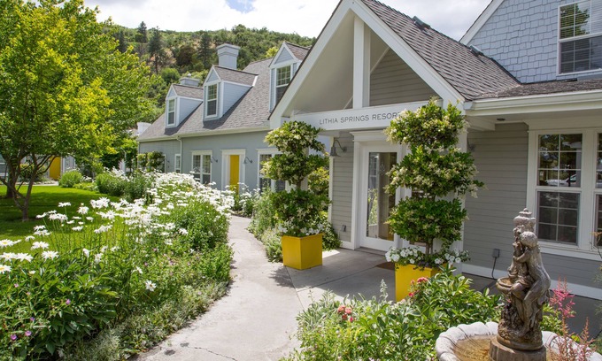 Ashland Bed & Breakfast | Lithia Springs Resort