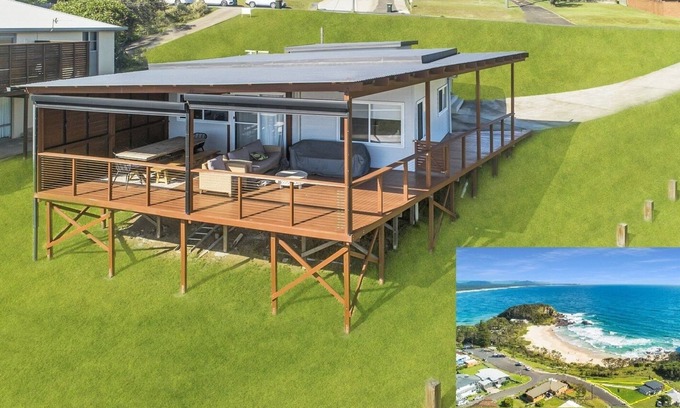 Scotts Head House | Little Beach SHACK - The best view in town