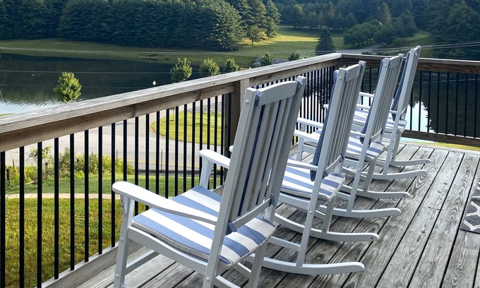 Roaring Gap Condo | Little Beau - A Blueridge Parkway Retreat