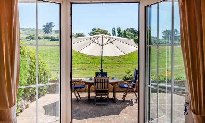 Seaford House | Little Breacon - Two Bedroom House, Sleeps 6