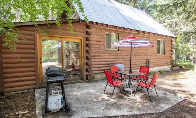 McCall House | Little Cabin Near Ponderosa Park, McCall Golf Course and Payette Lake