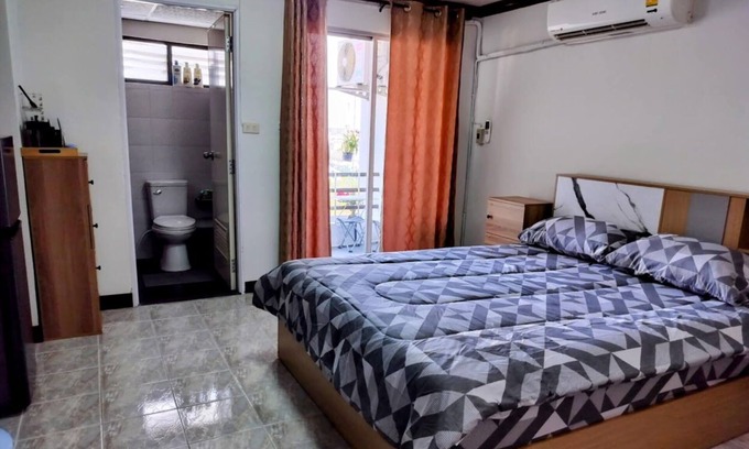 Chan Kasem Apartment | Little flat in Chatuchak, Bangkok