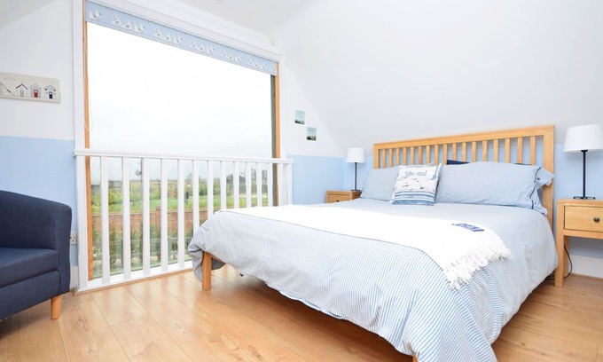 Chichester Cottage | Little Greenways, Sidlesham - an annexe that sleeps 2 guests in 1 bedroom