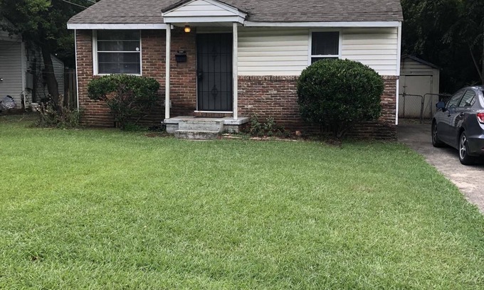 Glen Iris House | Little House on Green Springs near downtown Birmingham, colleges & hospitals