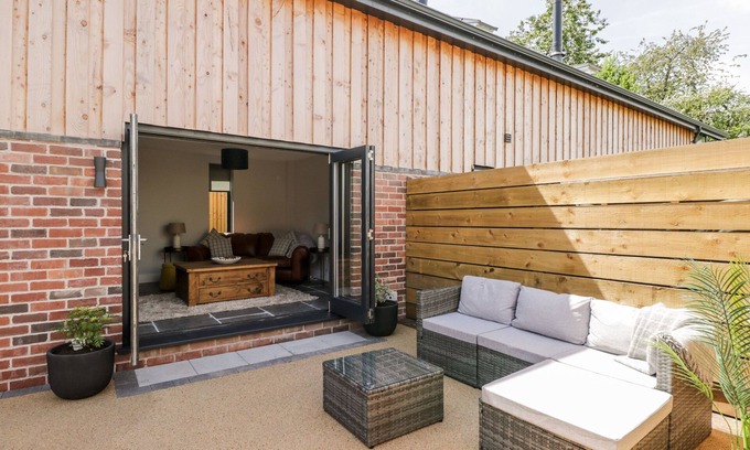 Hereford Cottage | LITTLE LUGG, romantic, character holiday cottage in Hereford