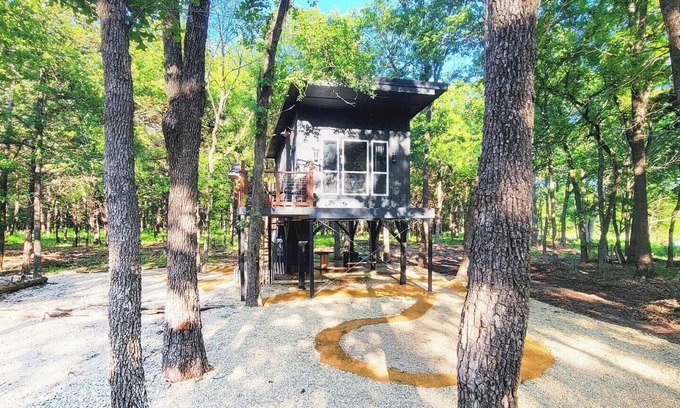 Miller Grove House | Little Luxe Romantic Treehouse Cabin