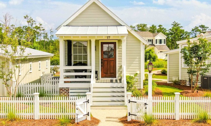Oriental Cottage | Little Pearl - Pet Friendly Cottage in River Dunes