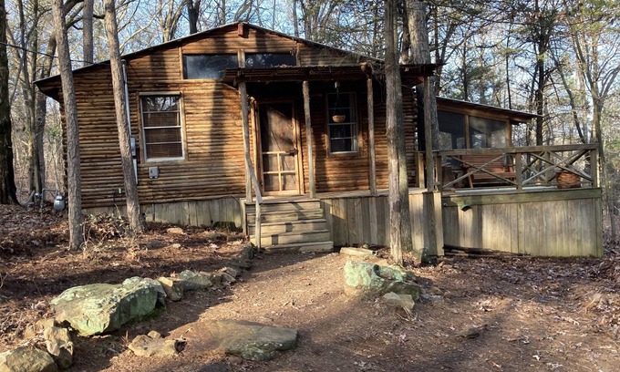 Morrilton Cabin | Little Piney Cabin at the Foothills of Petit Jean Mt nClose Petit Jean State Pk.