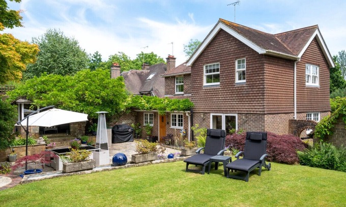 Heathfield House | Little Ponds - Three Bedroom House, Sleeps 6