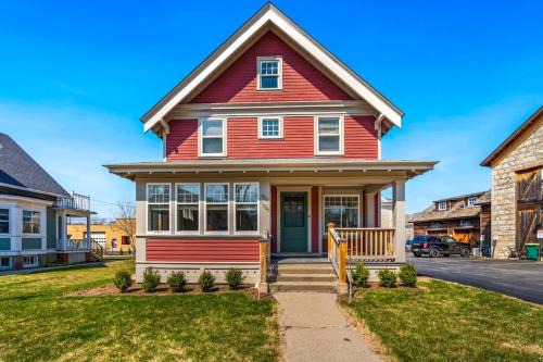 Cedarburg House | Little Red House