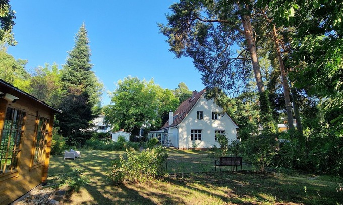 Kleinmachnow House | Little Red Riding Hood - our holiday home on the outskirts of Berlin