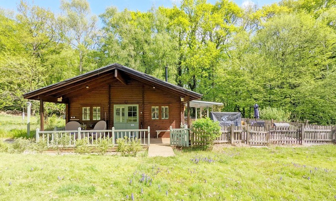 Barns Green Cabin | Little Russets - Horsham - a lodge/cabin that sleeps 2 guests in 1 bedroom