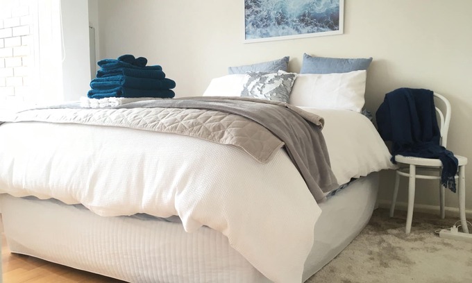 Ascot Vale Apartment | Little Vella, 2 Bedroom 1 bathroom. Secure parking. Free WIFI. Immaculate clean